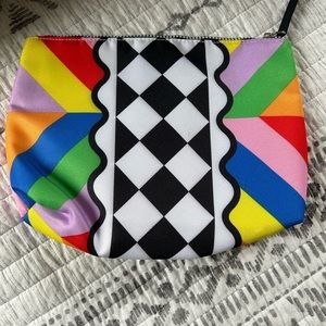 Beautiful cosmetic bag! Never used !